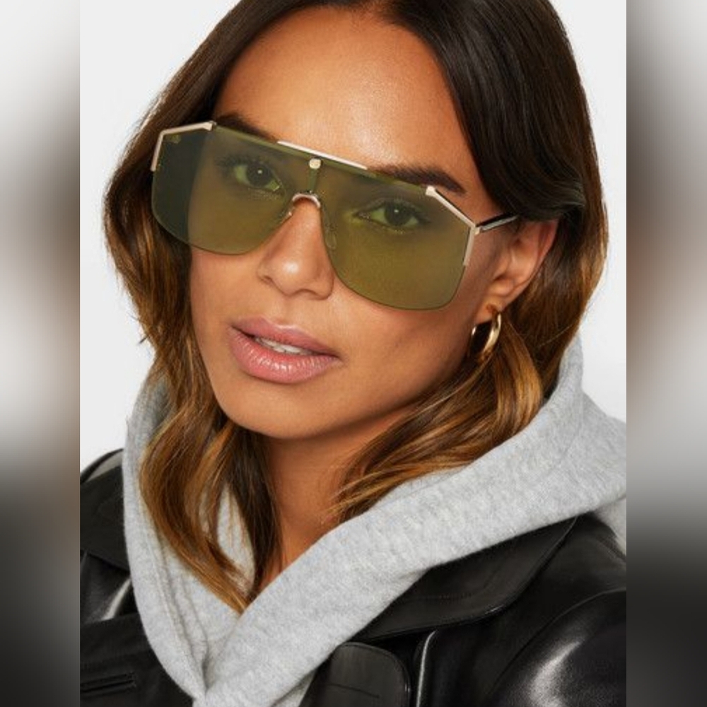 Gucci Gold and Black Women's Sunglasses